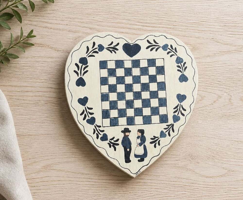 VTG 1990’s-Primitive, country farmhouse, little house style heart-shaped wooden